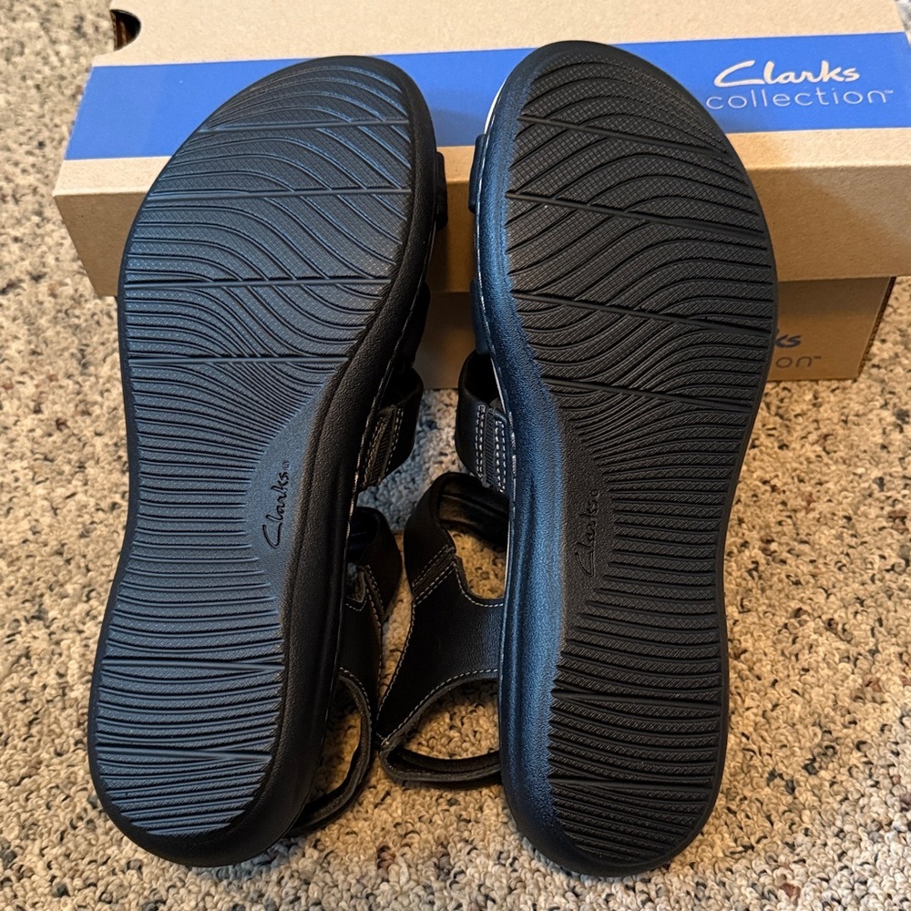 Clarks Women's Black Sandals Sz 9 NIB - Picture 4 of 5